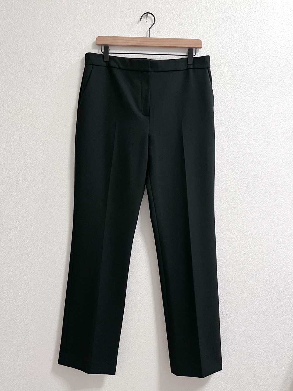 EUC - Theory Slim Straight Trouser Pant | Women’s 10, Black